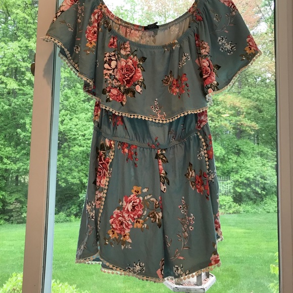 Rue 21 Romper - Picture 2 of 5